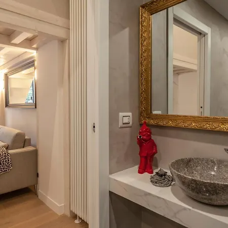 Minimal Loft In Centro A Milan