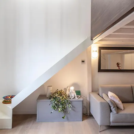 Minimal Loft In Centro A * Milan